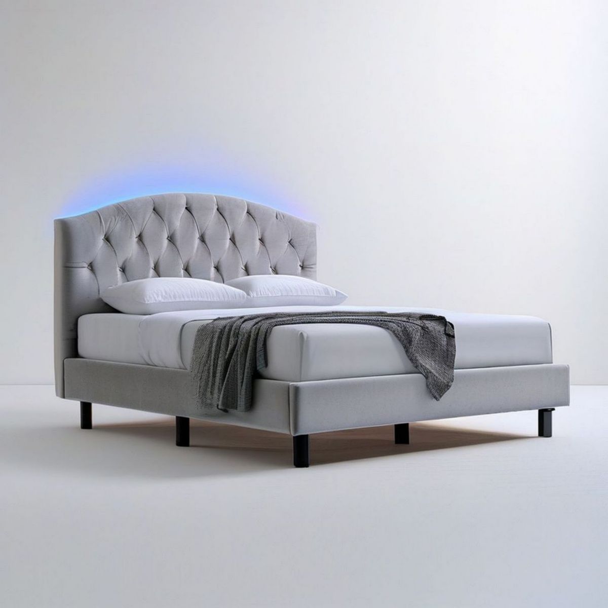 Gepolstertes Doppelbett 160 x 200 cm, Hellgrau, Samt-Kopfteil mit Knopfheftung